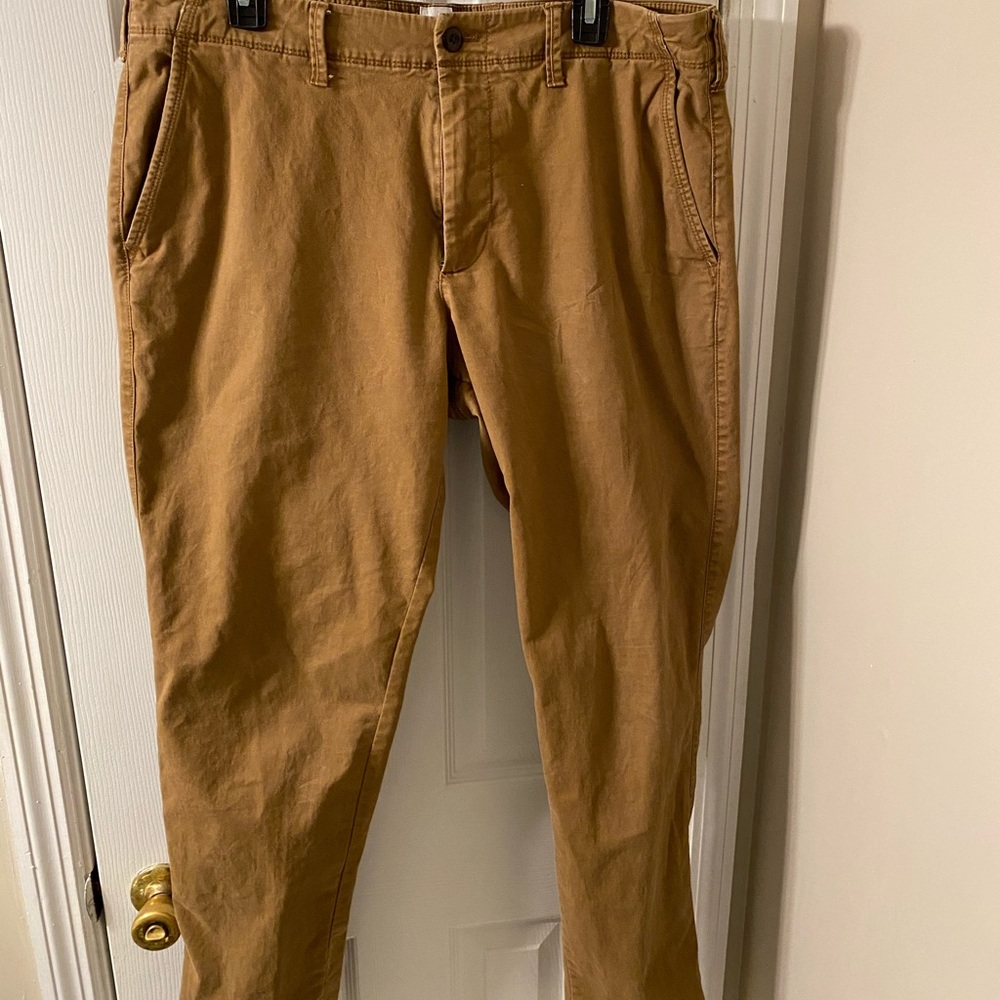 Men’s Gap Light Brown Khakis